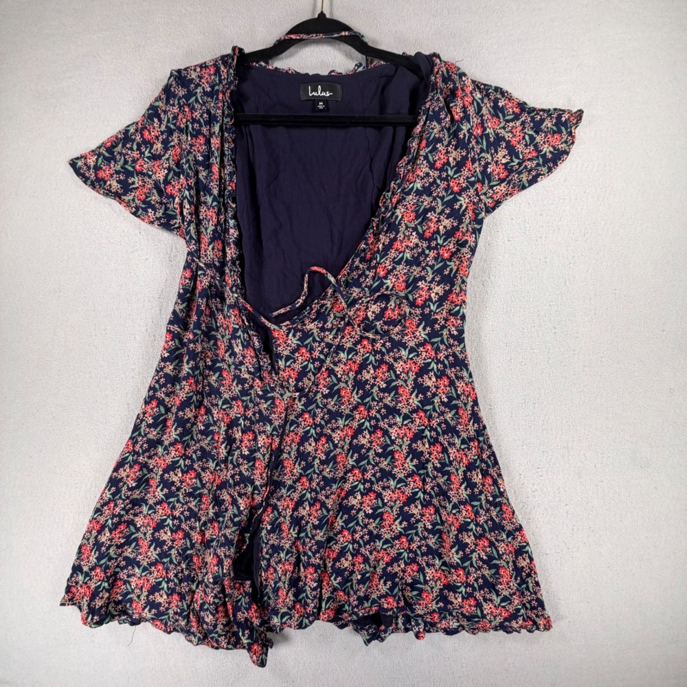 Lulus Women's M Navy Floral Romper Short Sleeve Wrap V Neck Flowy Boho Summer